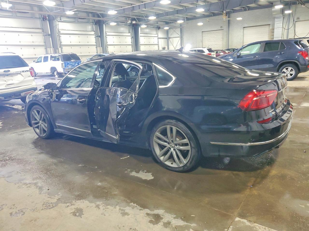 2017 VOLKSWAGEN Passat