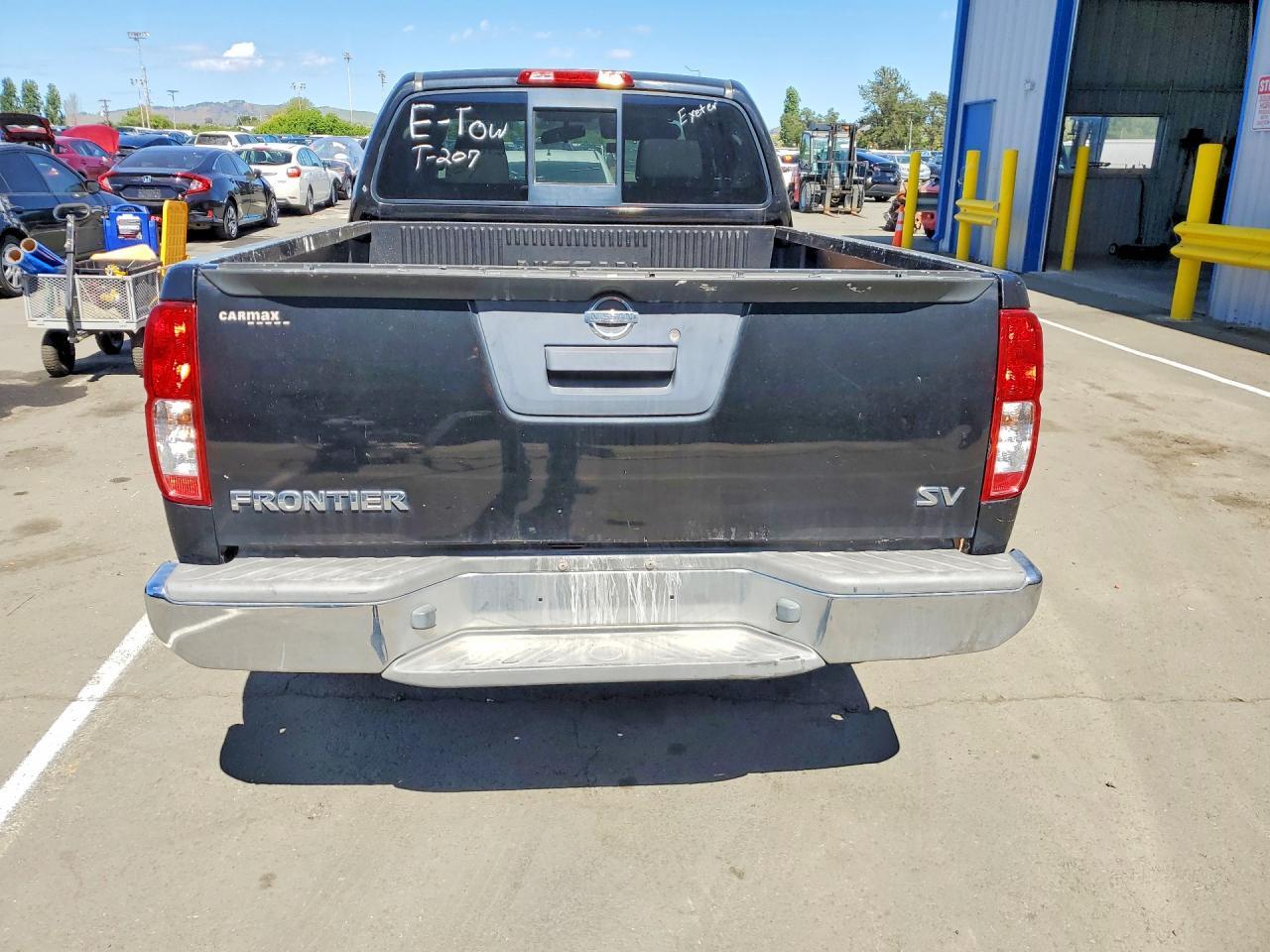 2017 NISSAN Frontier
