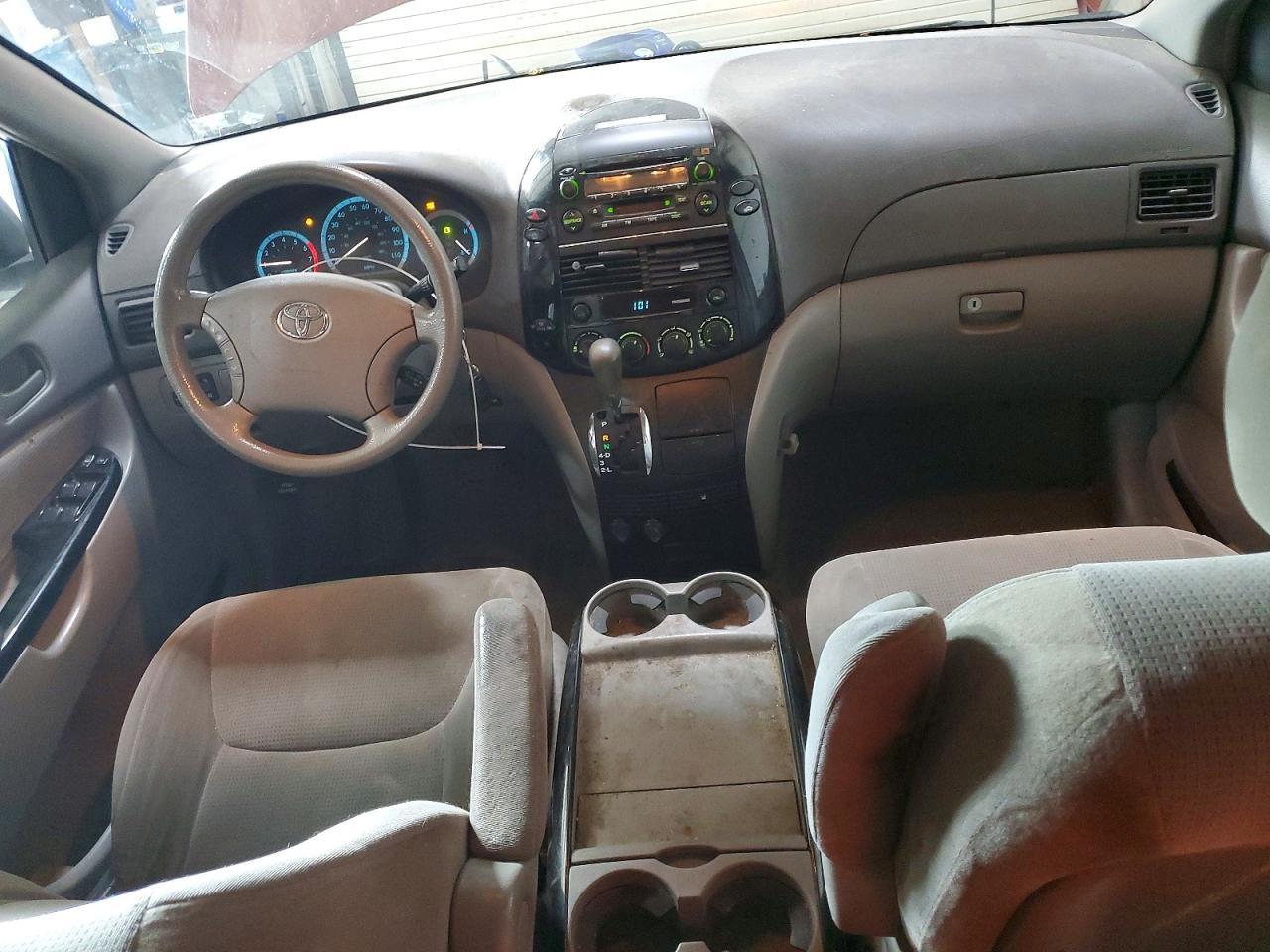 2004 TOYOTA SIENNA