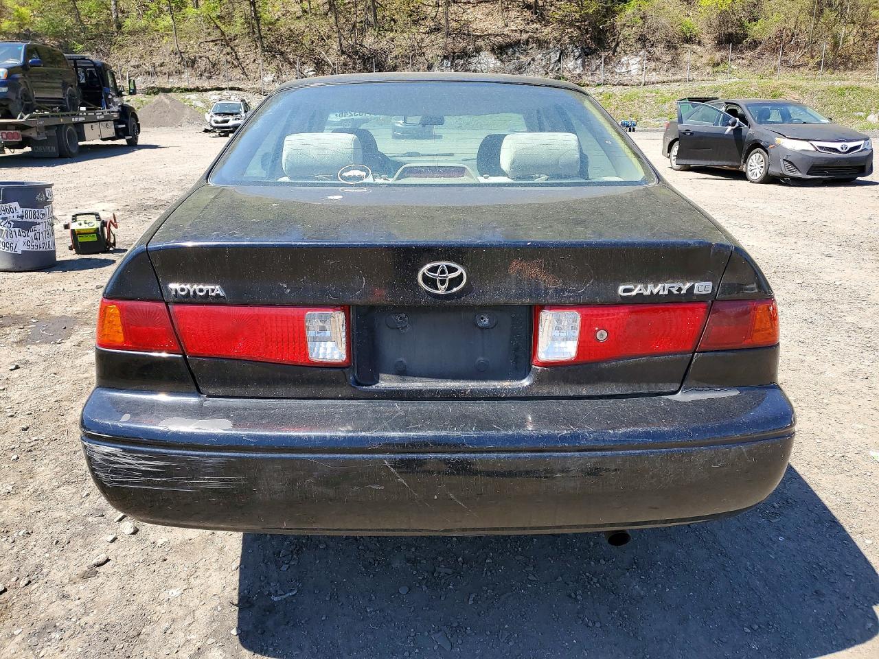 2001 TOYOTA CAMRY