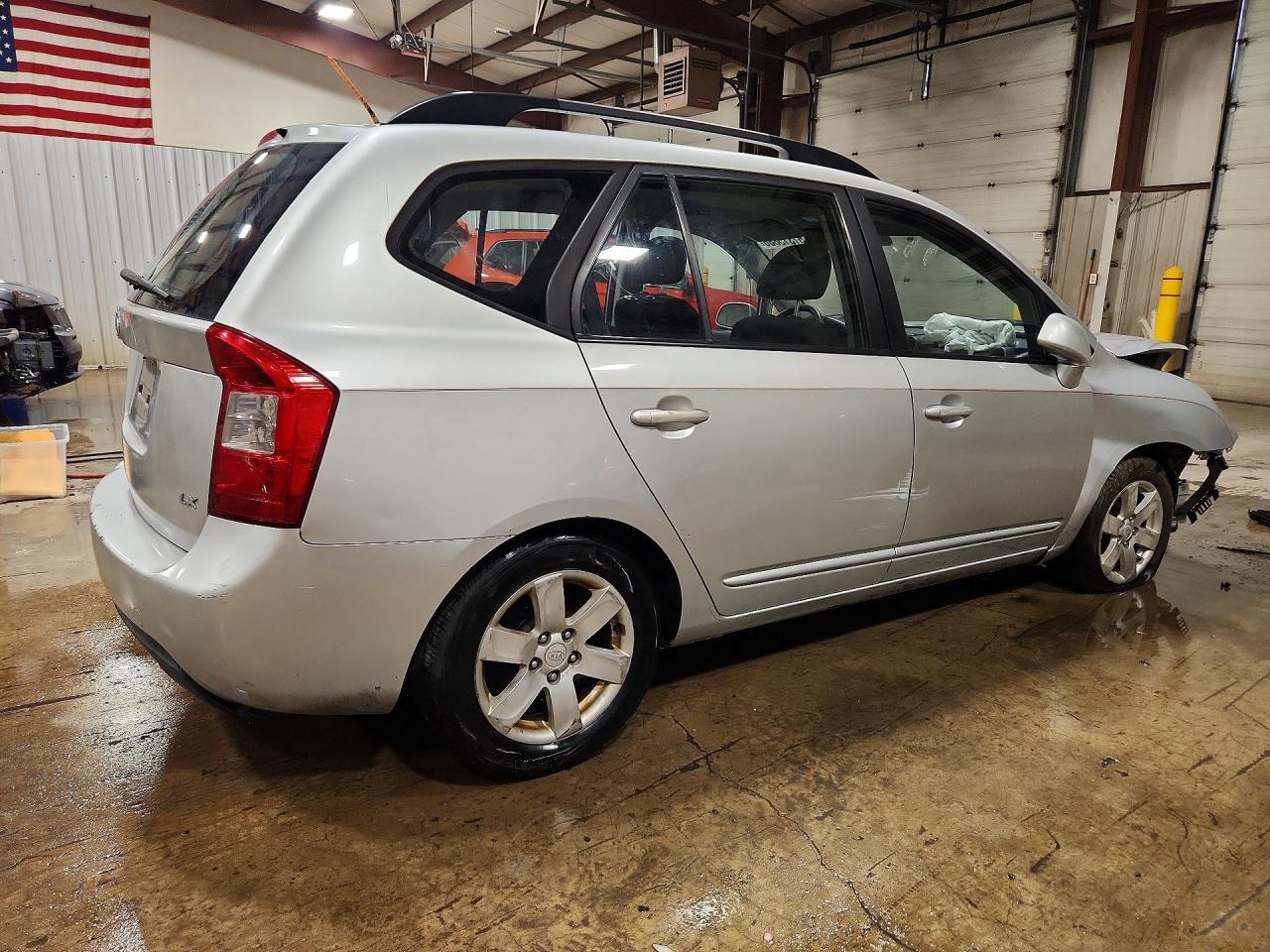 2009 KIA RONDO
