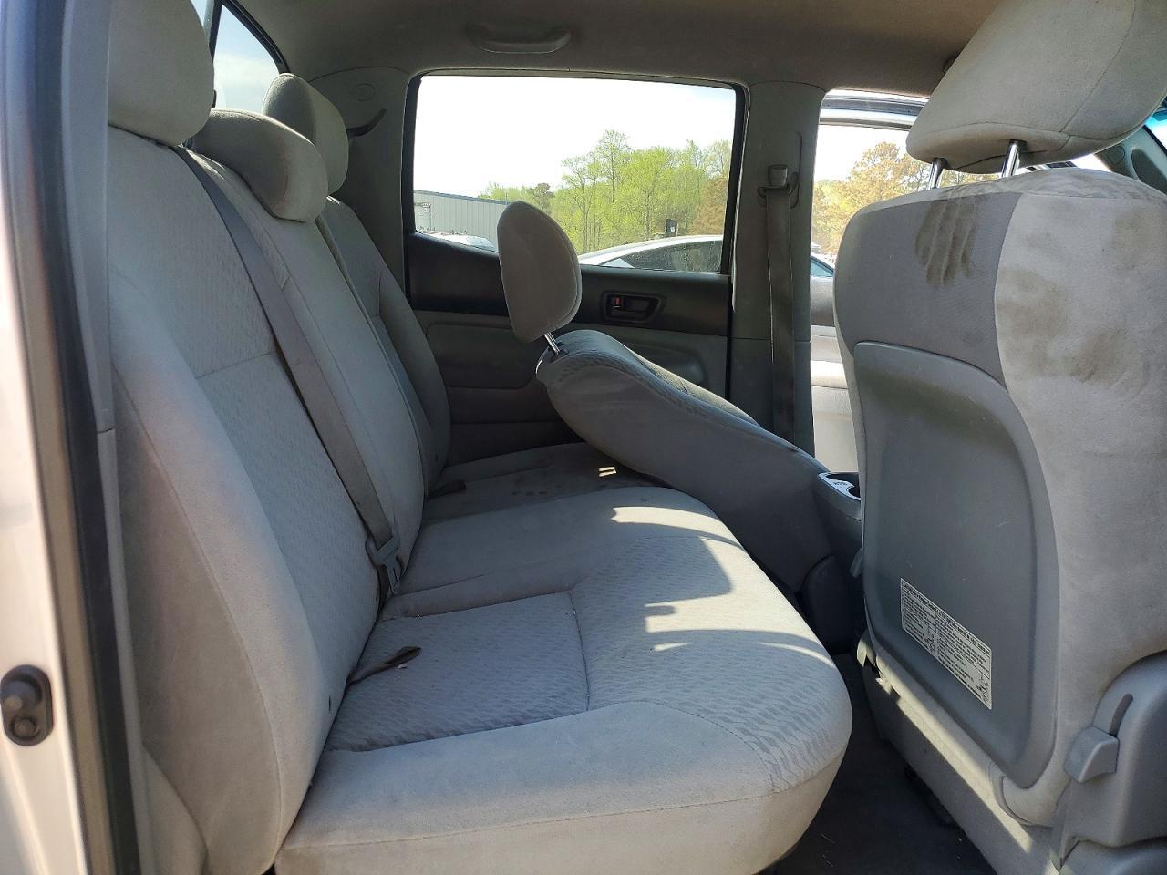 2011 TOYOTA TACOMA
