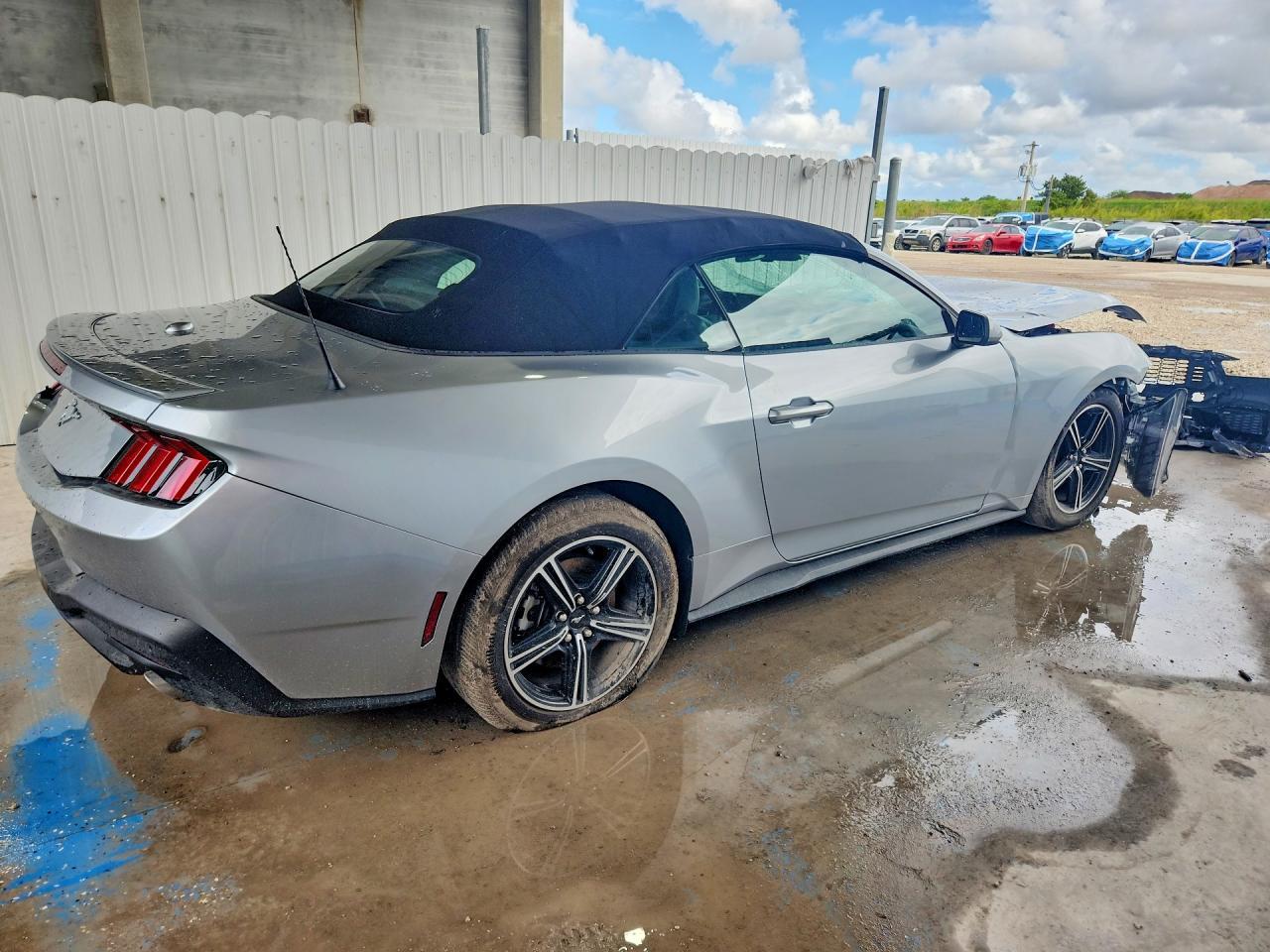 2025 FORD MUSTANG
