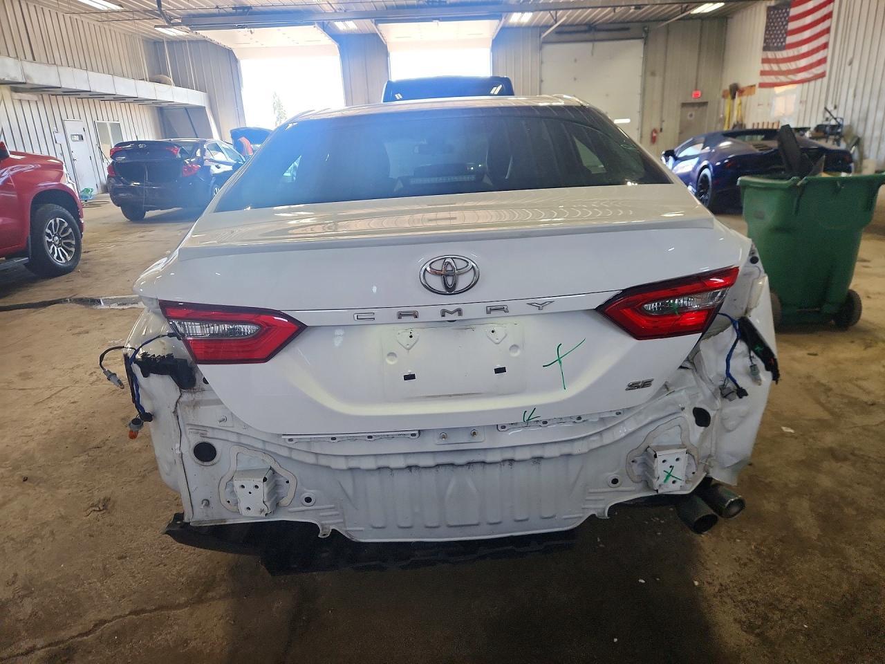 2018 TOYOTA CAMRY