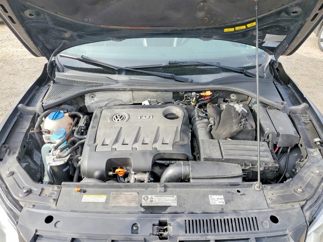 2012 VOLKSWAGEN Passat