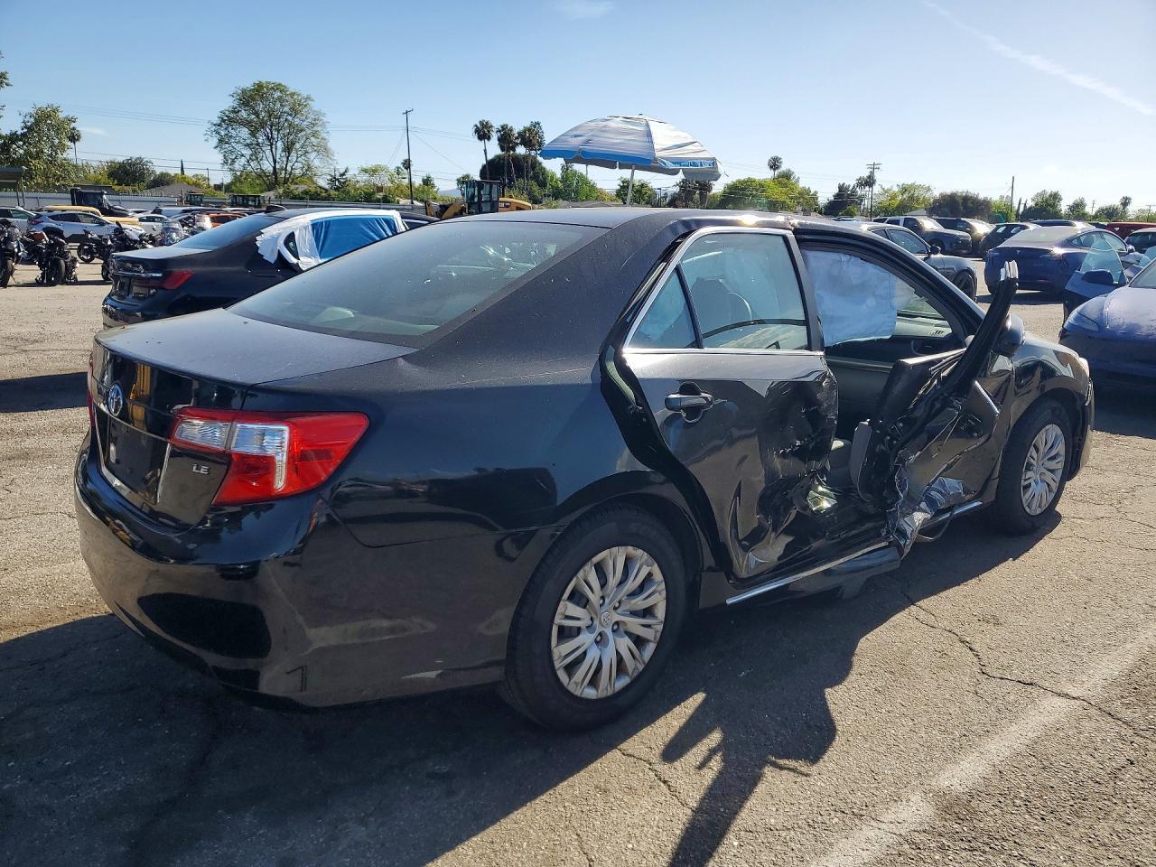 2013 TOYOTA CAMRY