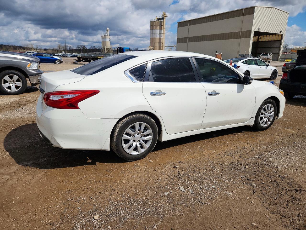 2017 NISSAN ALTIMA