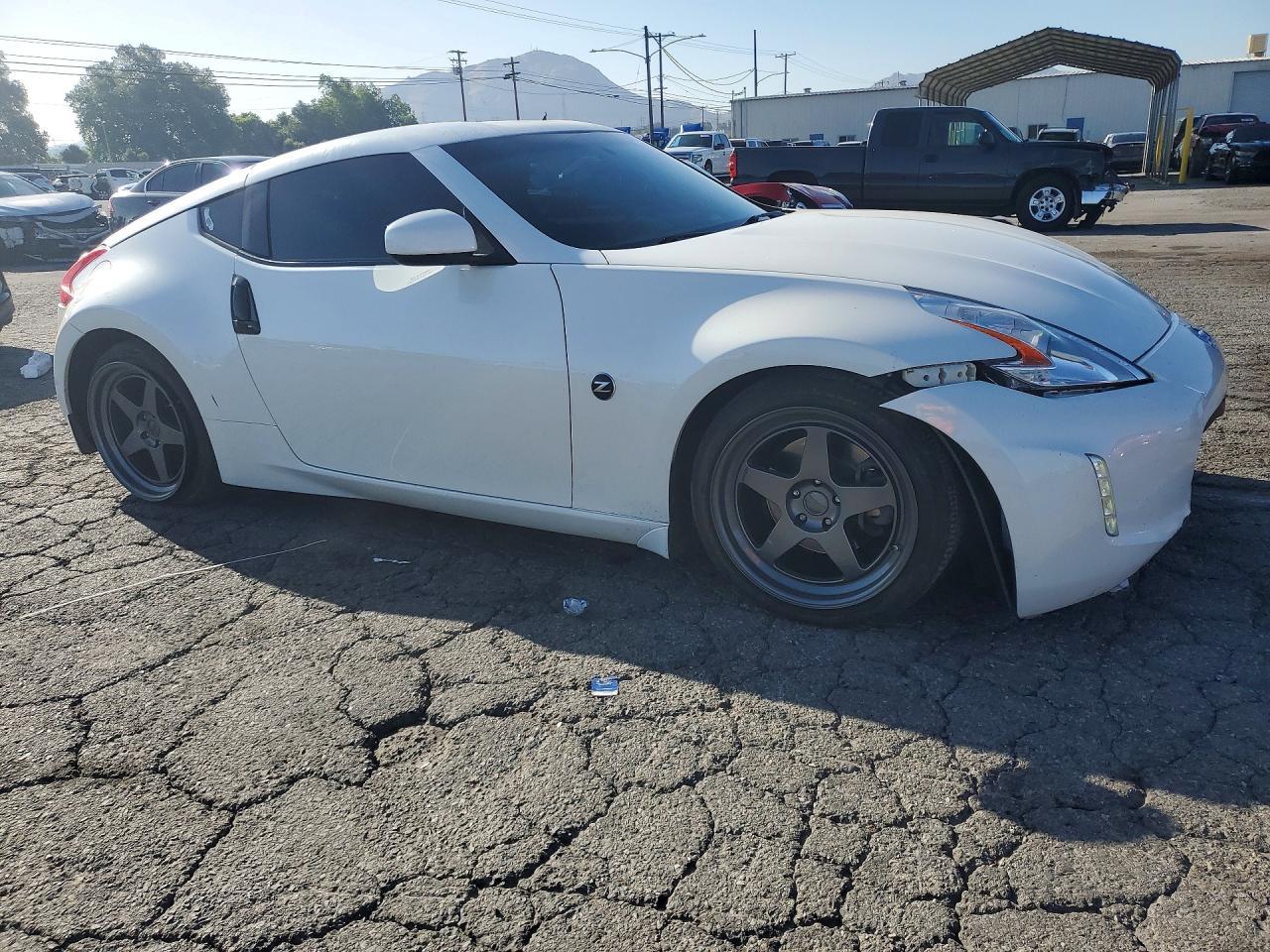 2016 NISSAN 370Z