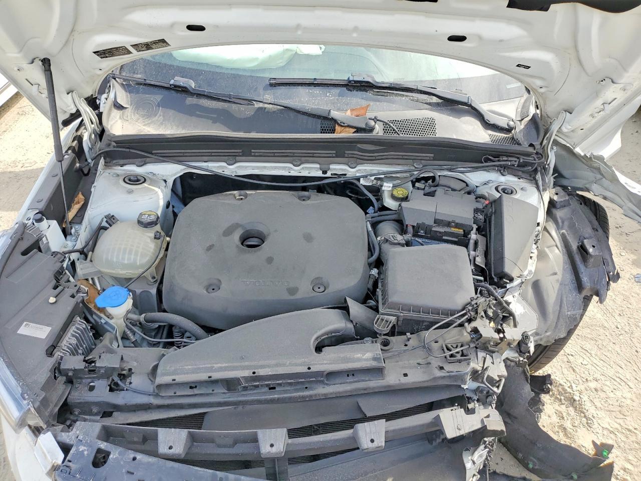 2019 VOLVO XC40