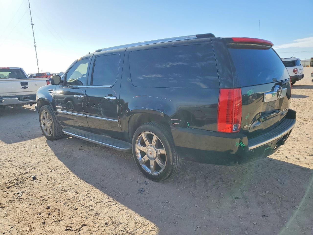 2011 CADILLAC Escalade ESV