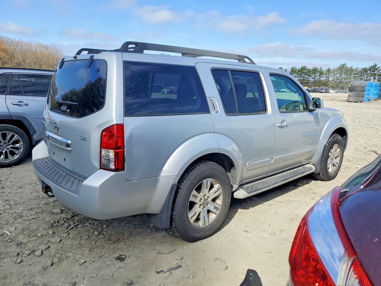 2010 NISSAN PATHFINDER