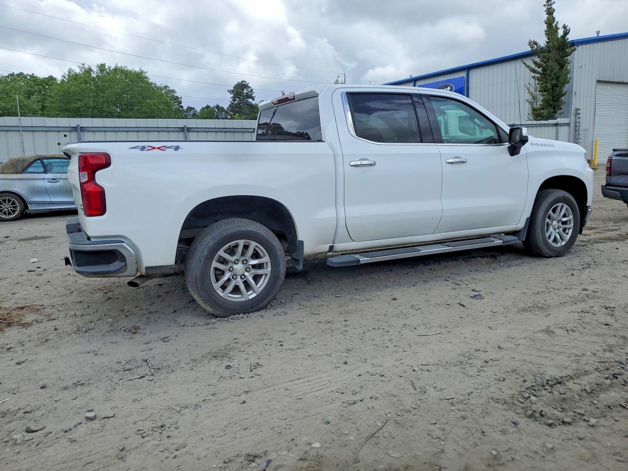 2021 CHEVROLET Silverado
