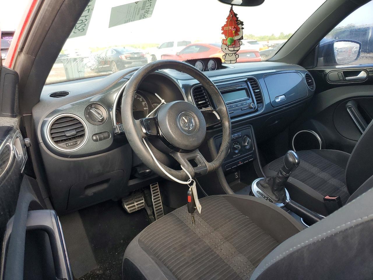 2012 VOLKSWAGEN Beetle