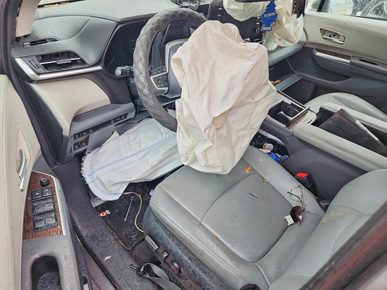 2024 TOYOTA SIENNA
