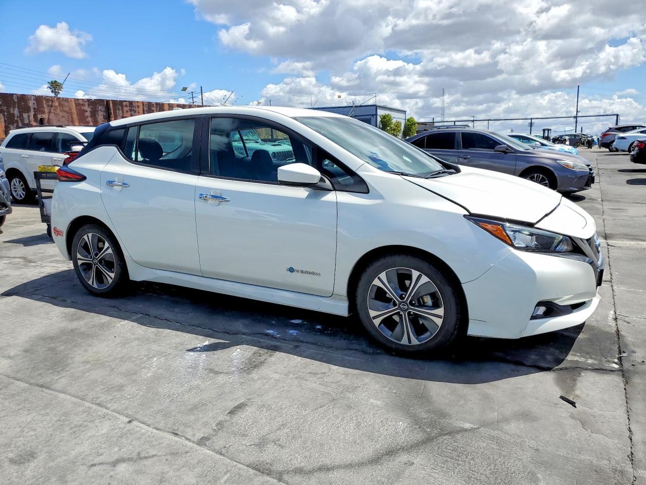 2018 NISSAN LEAF