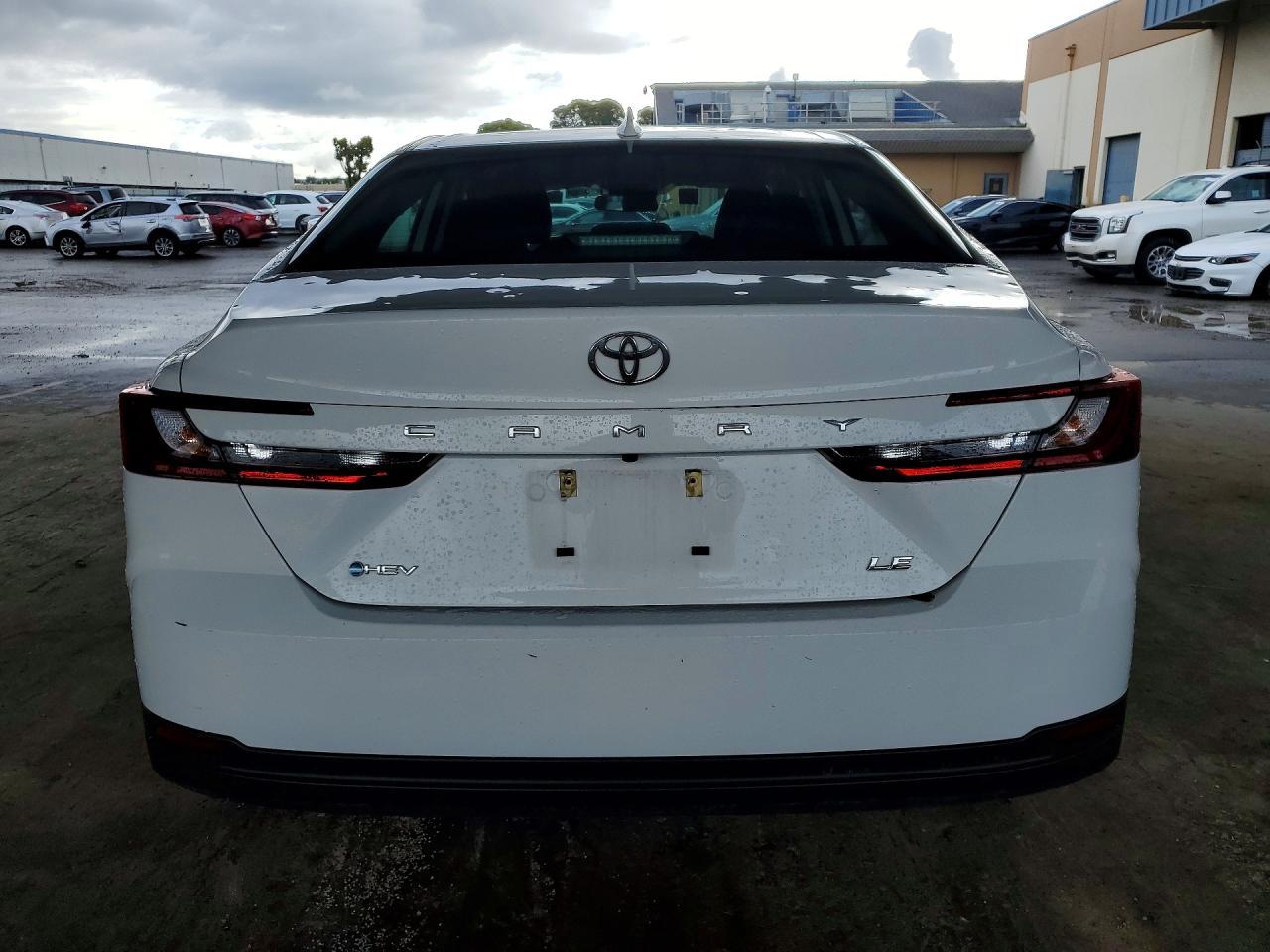 2025 TOYOTA CAMRY