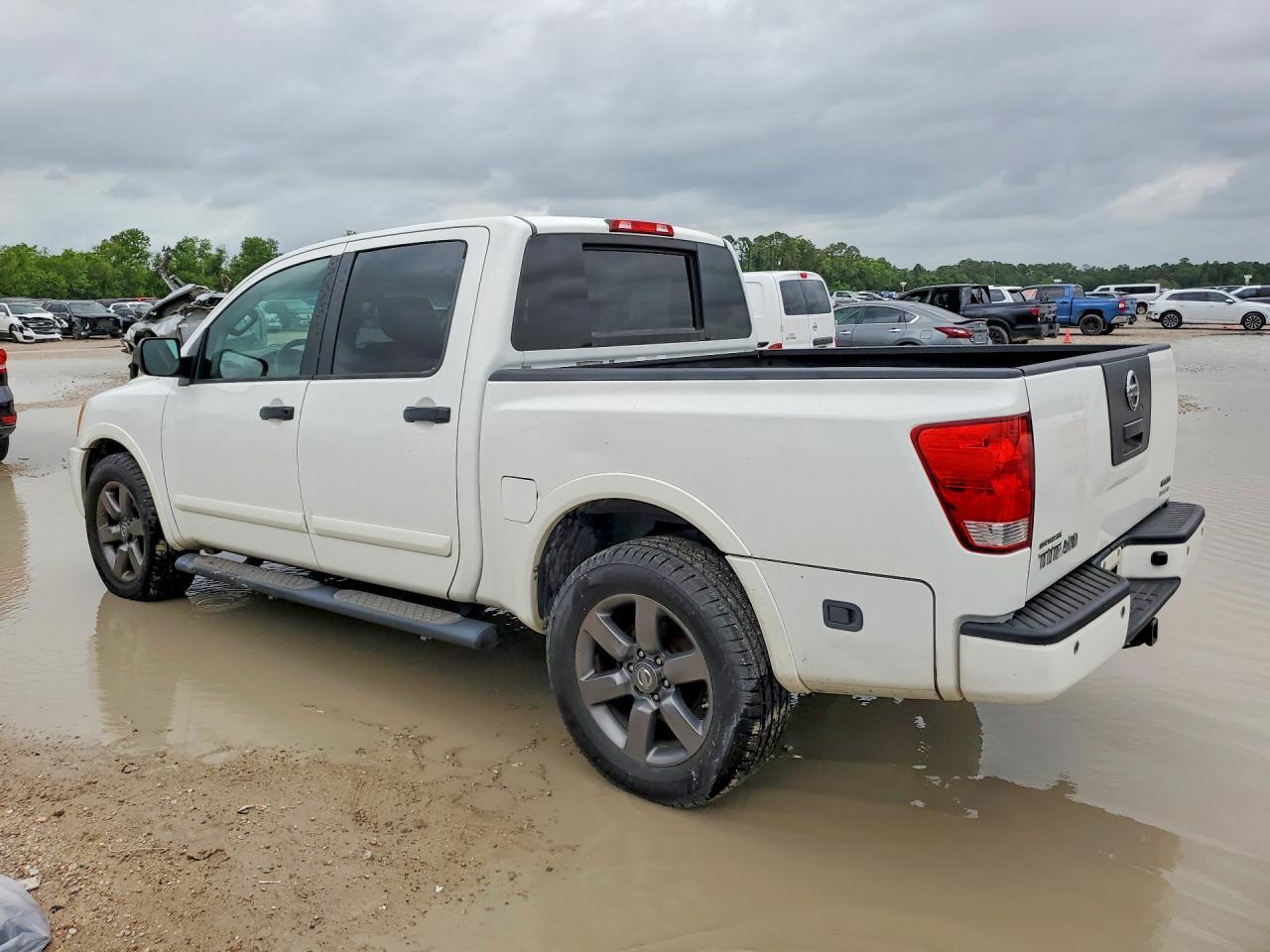 2012 NISSAN Titan