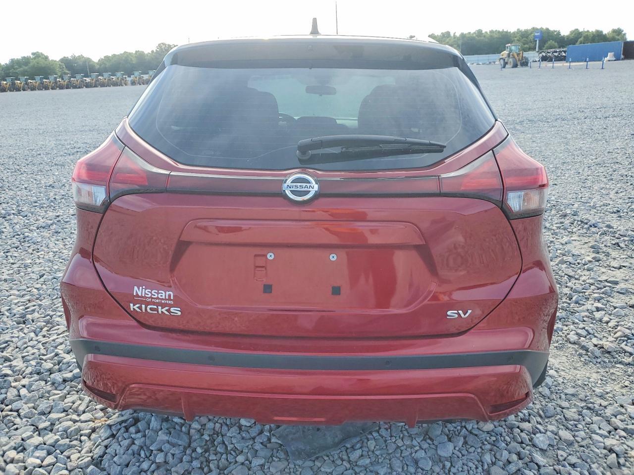 2021 NISSAN KICKS