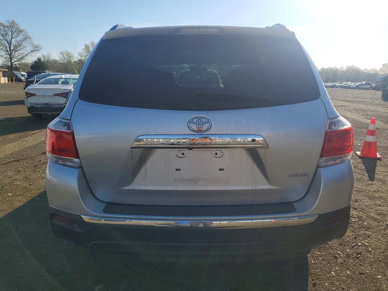 2013 TOYOTA HIGHLANDER