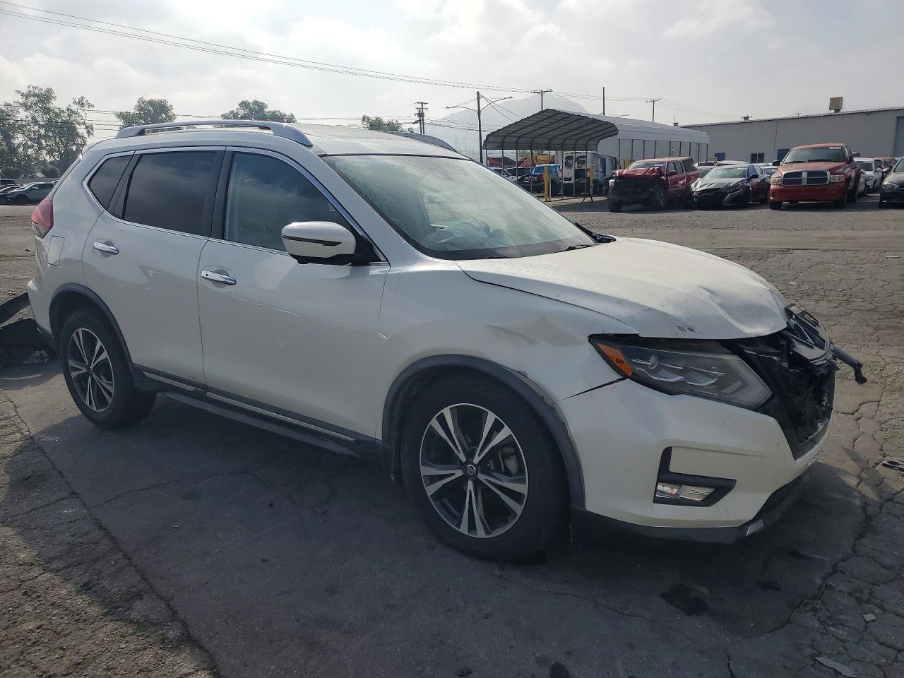 2018 NISSAN ROGUE