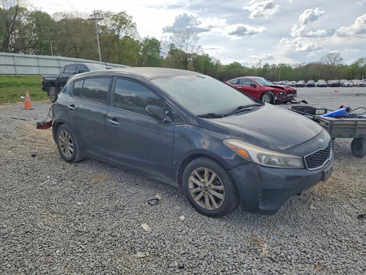 2017 KIA FORTE