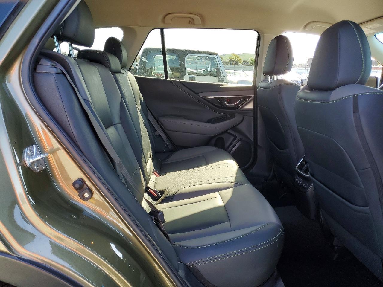 2021 SUBARU Outback