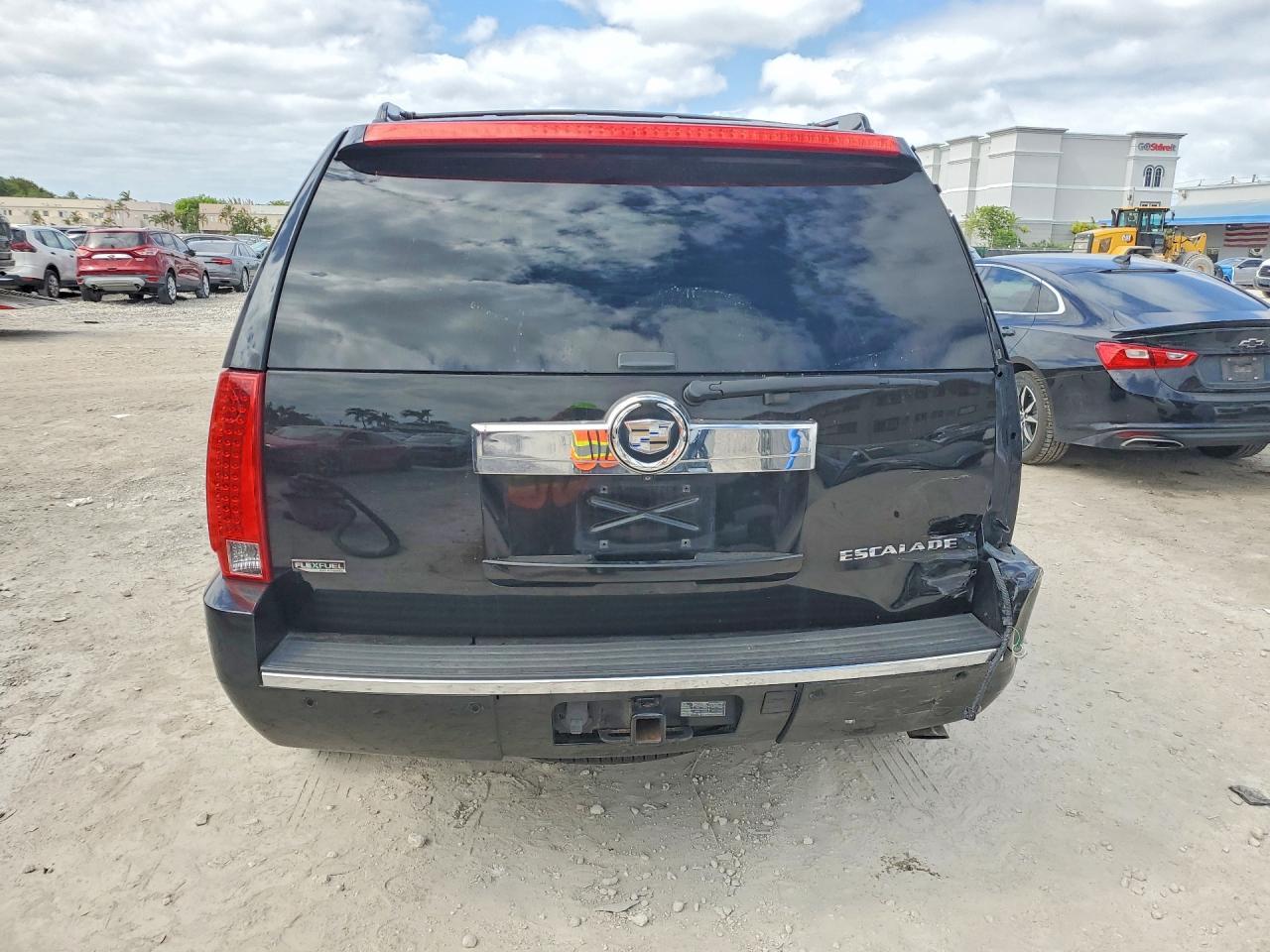 2012 CADILLAC ESCALADE