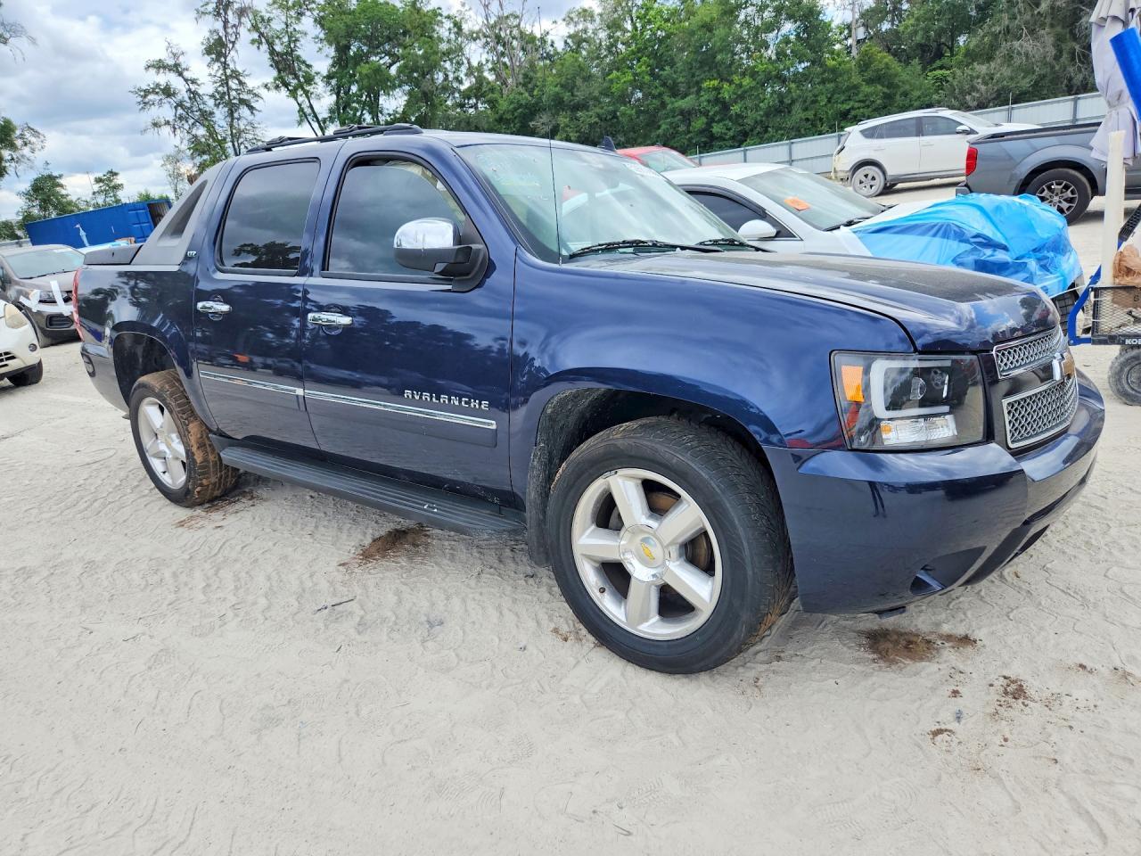 2011 CHEVROLET Avalanche