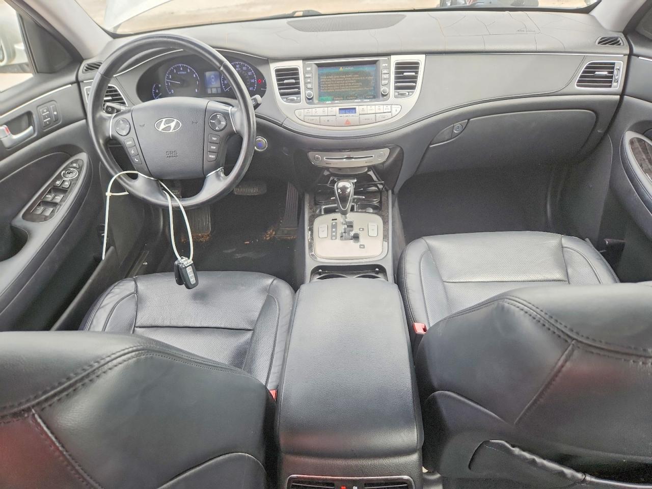 2013 HYUNDAI GENESIS