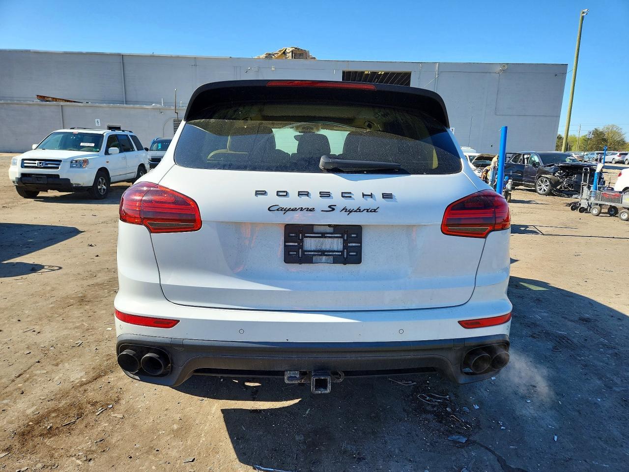 2015 PORSCHE CAYENNE