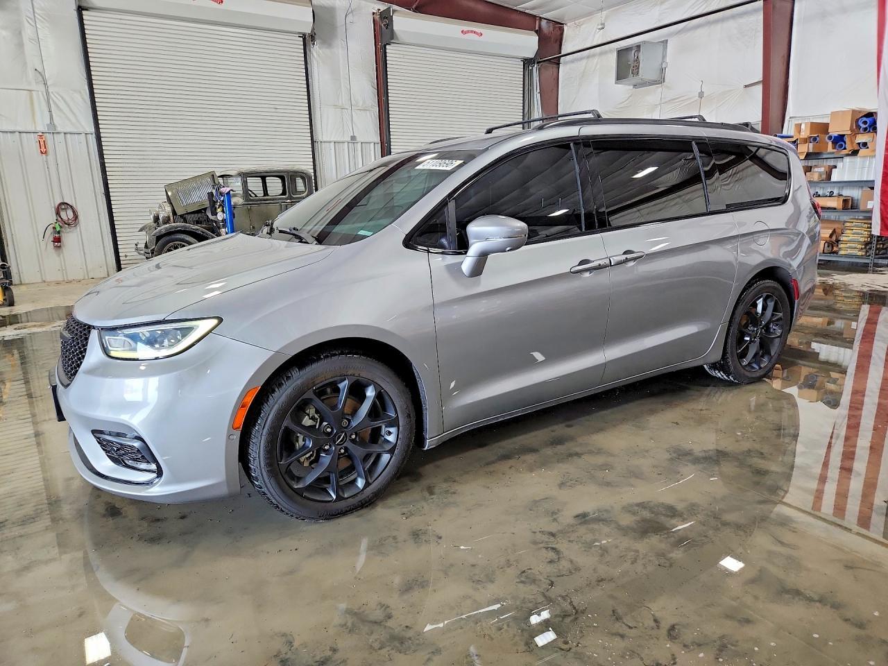 2021 CHRYSLER Pacifica