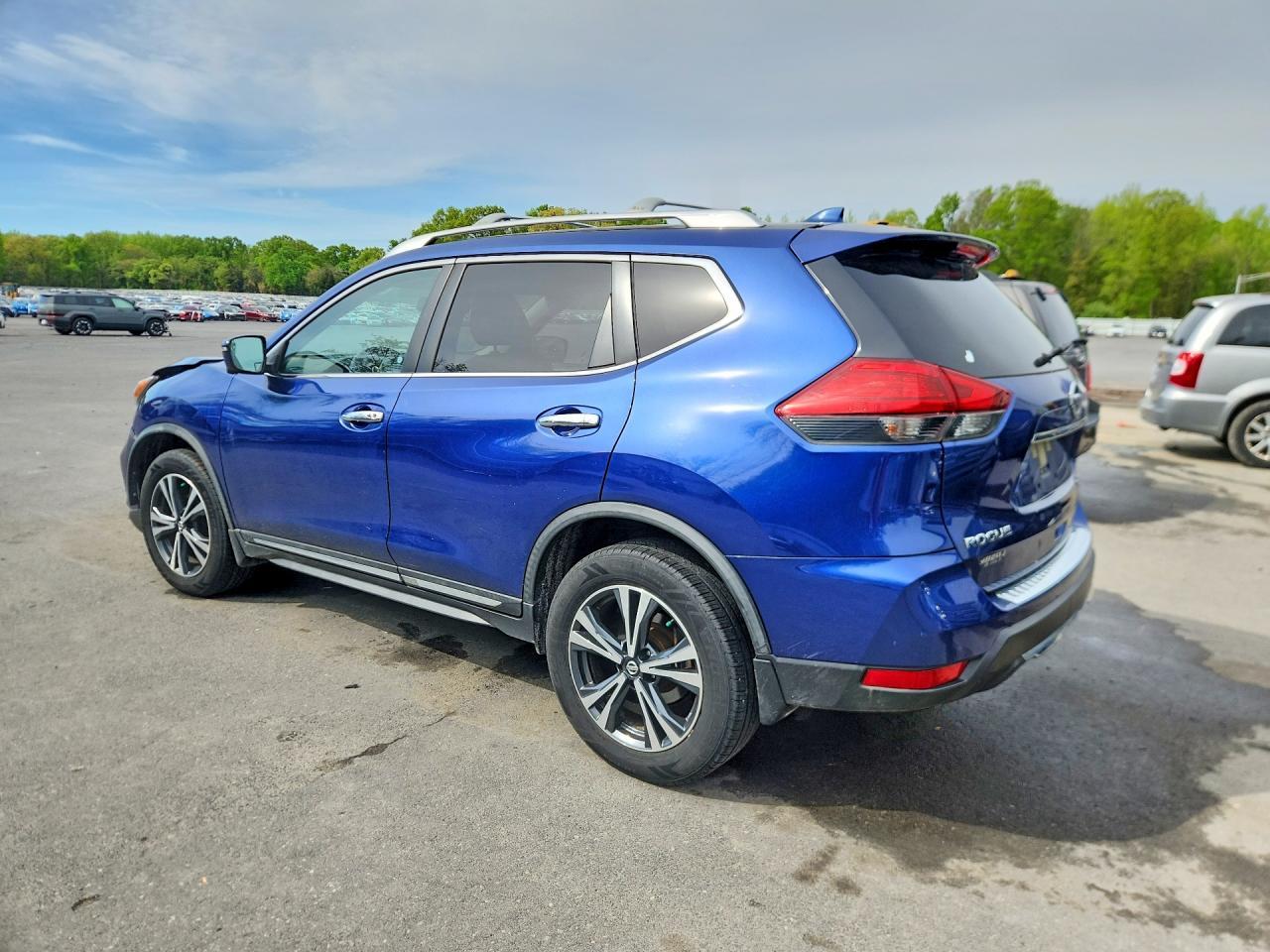 2017 NISSAN ROGUE