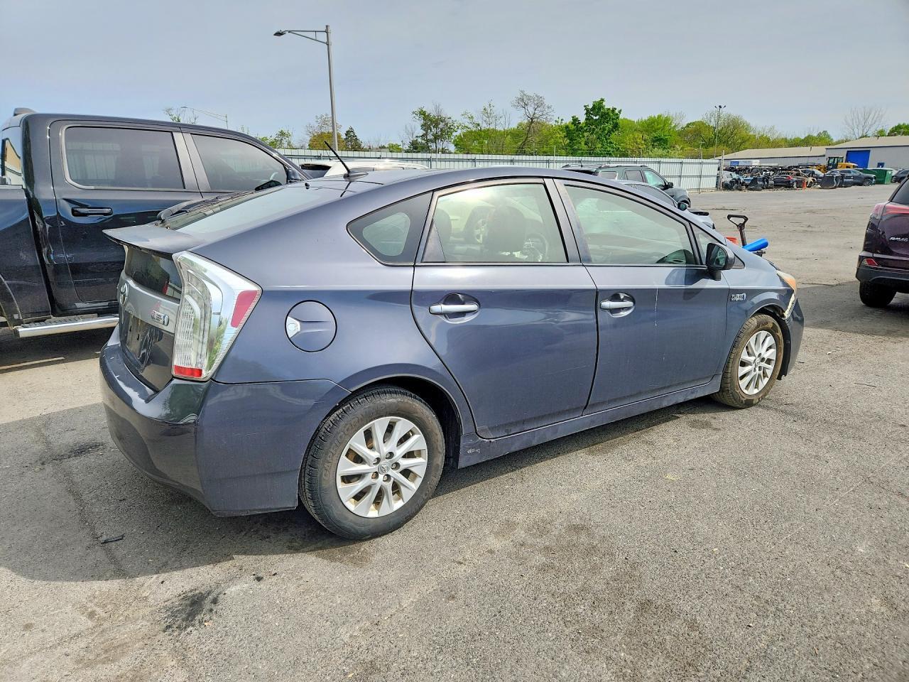 2013 TOYOTA Prius Plug-In