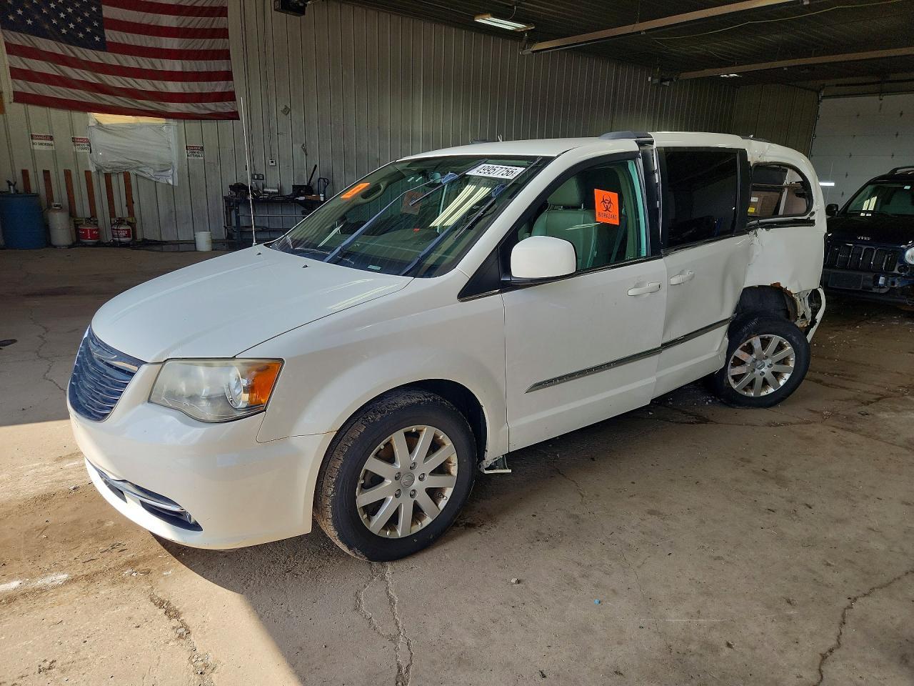 2013 CHRYSLER Town & Country