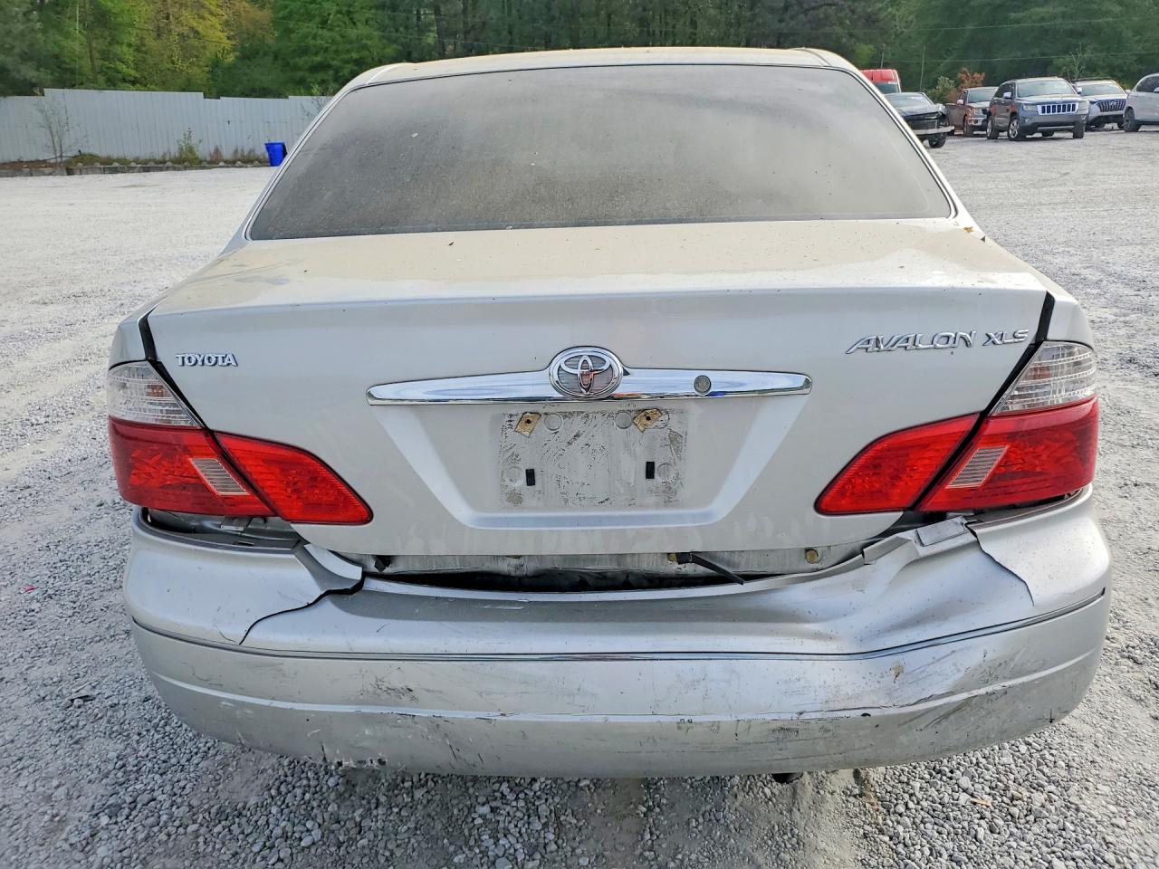 2004 TOYOTA Avalon