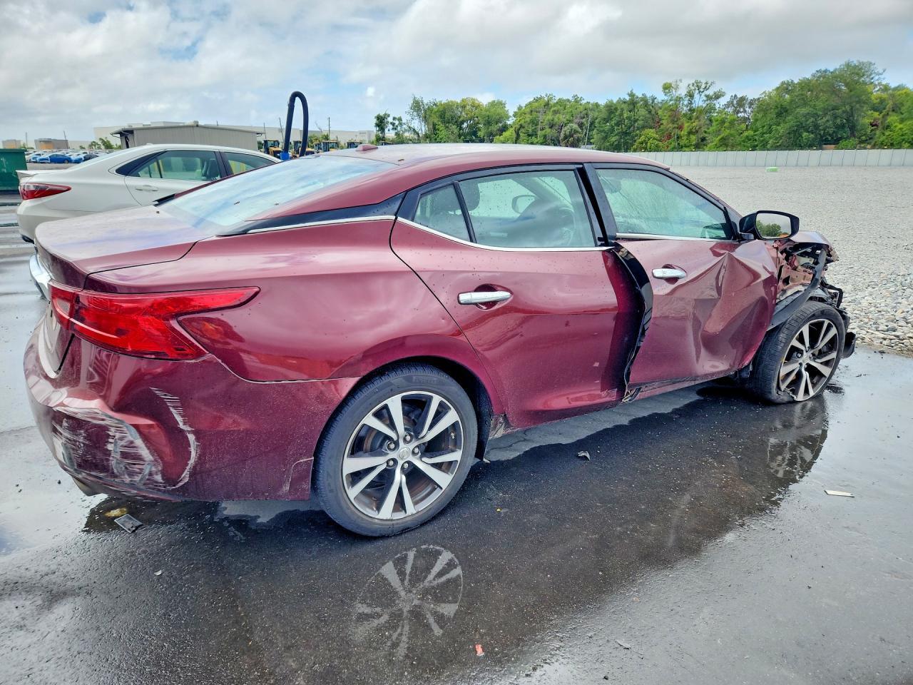 2017 NISSAN Maxima