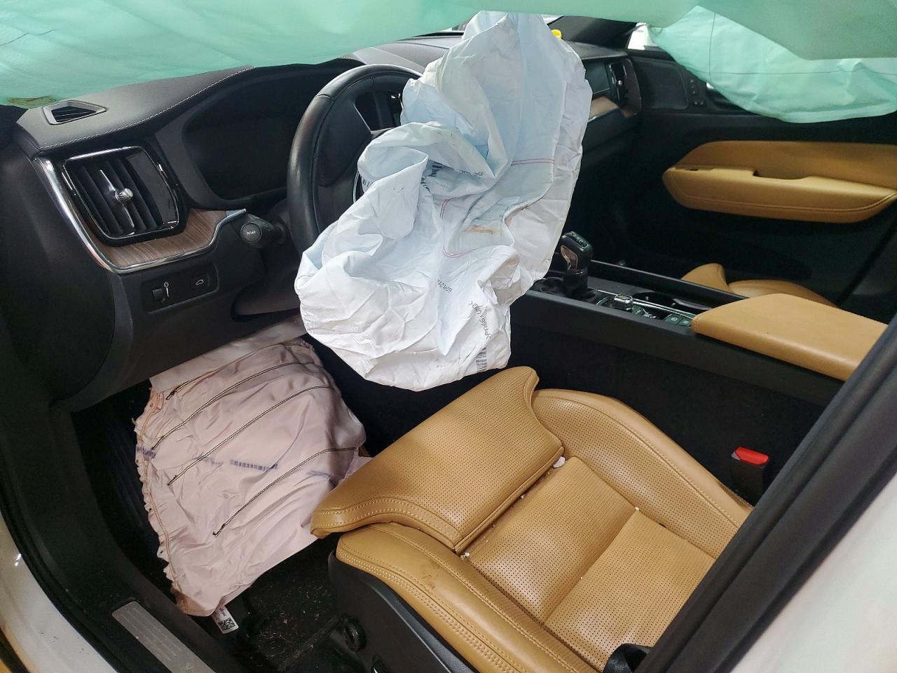 2021 VOLVO XC60