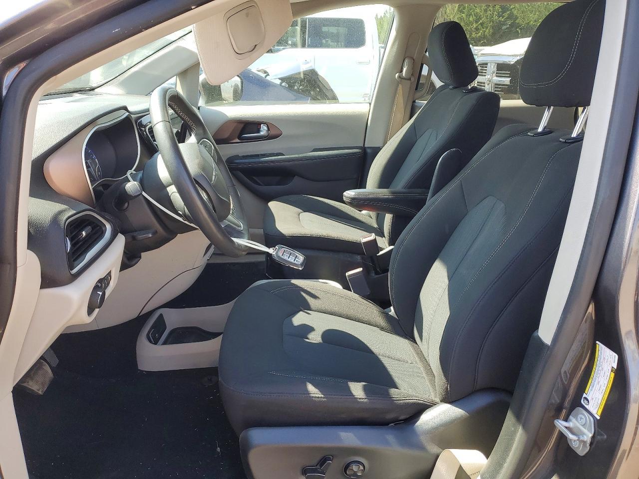 2022 CHRYSLER Voyager