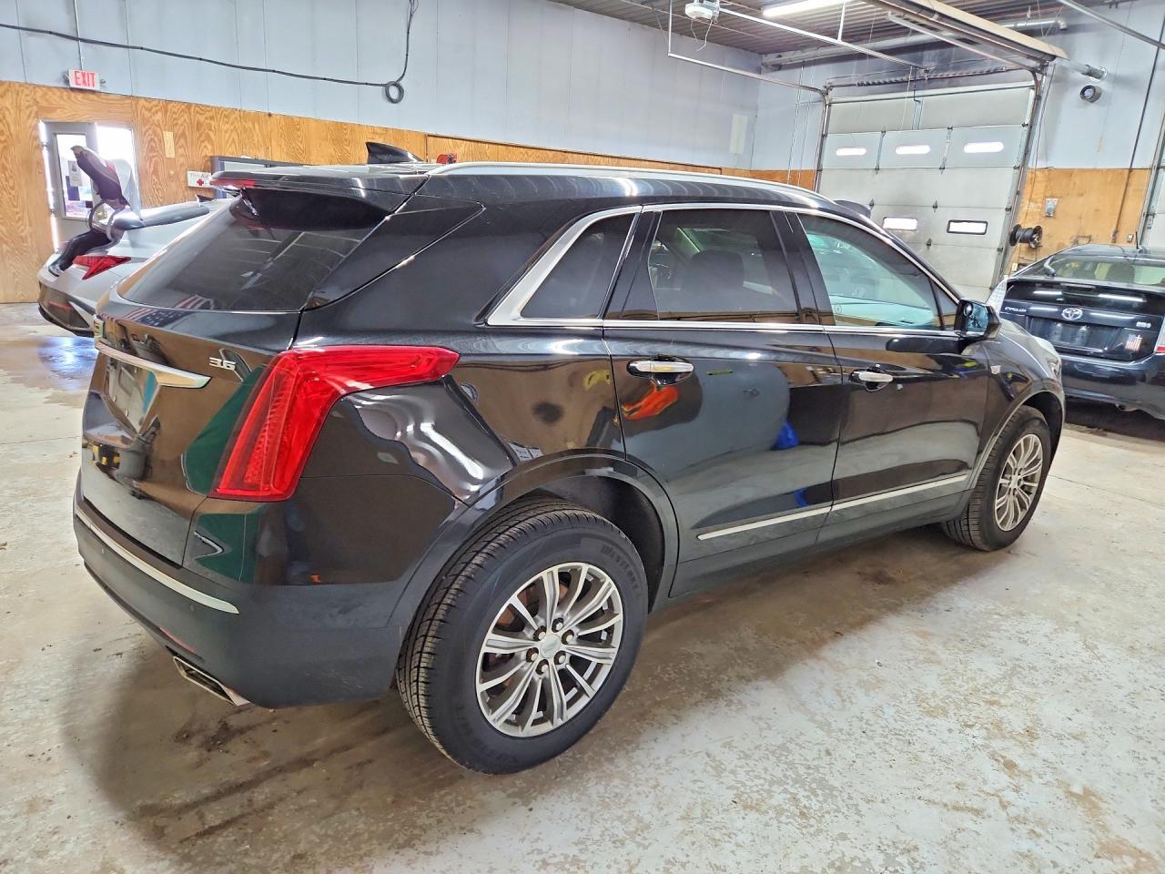 2017 CADILLAC XT5