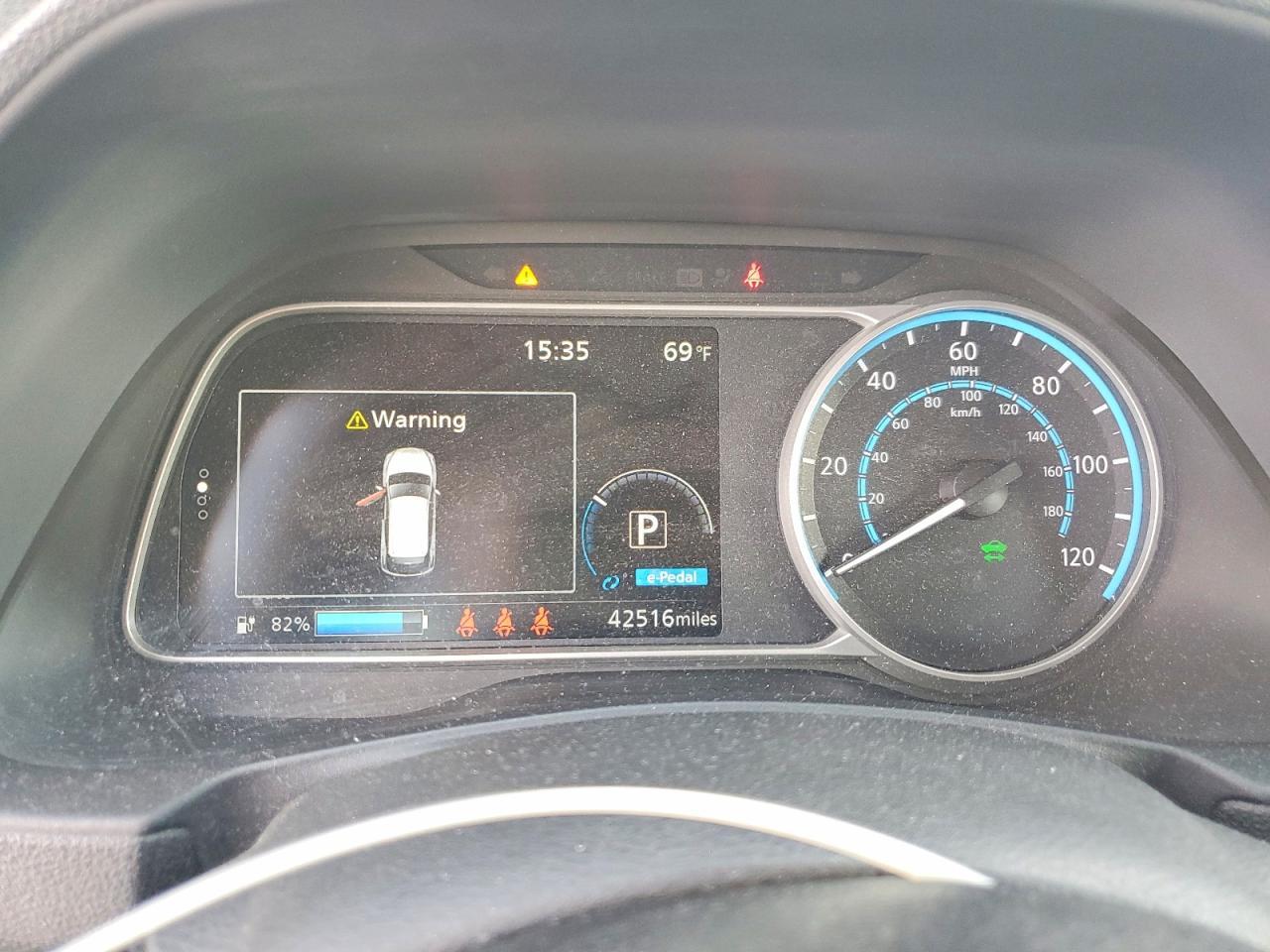 2023 NISSAN LEAF