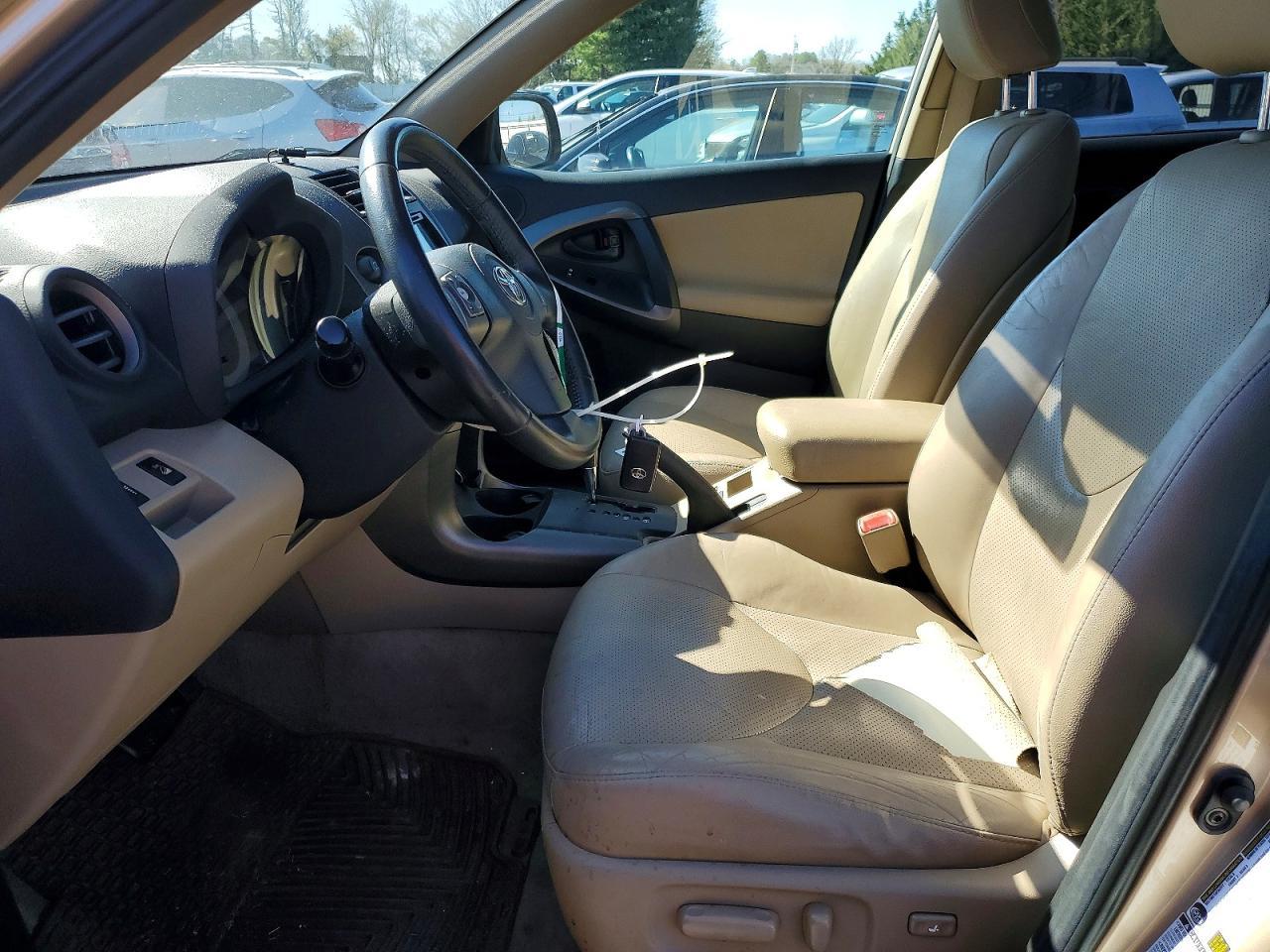 2011 TOYOTA RAV4