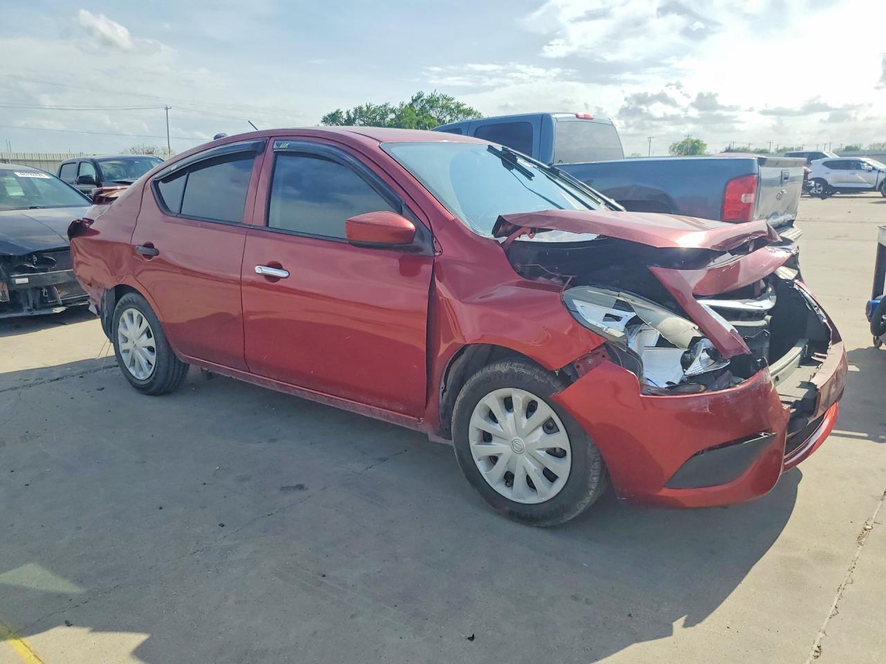 2019 NISSAN VERSA