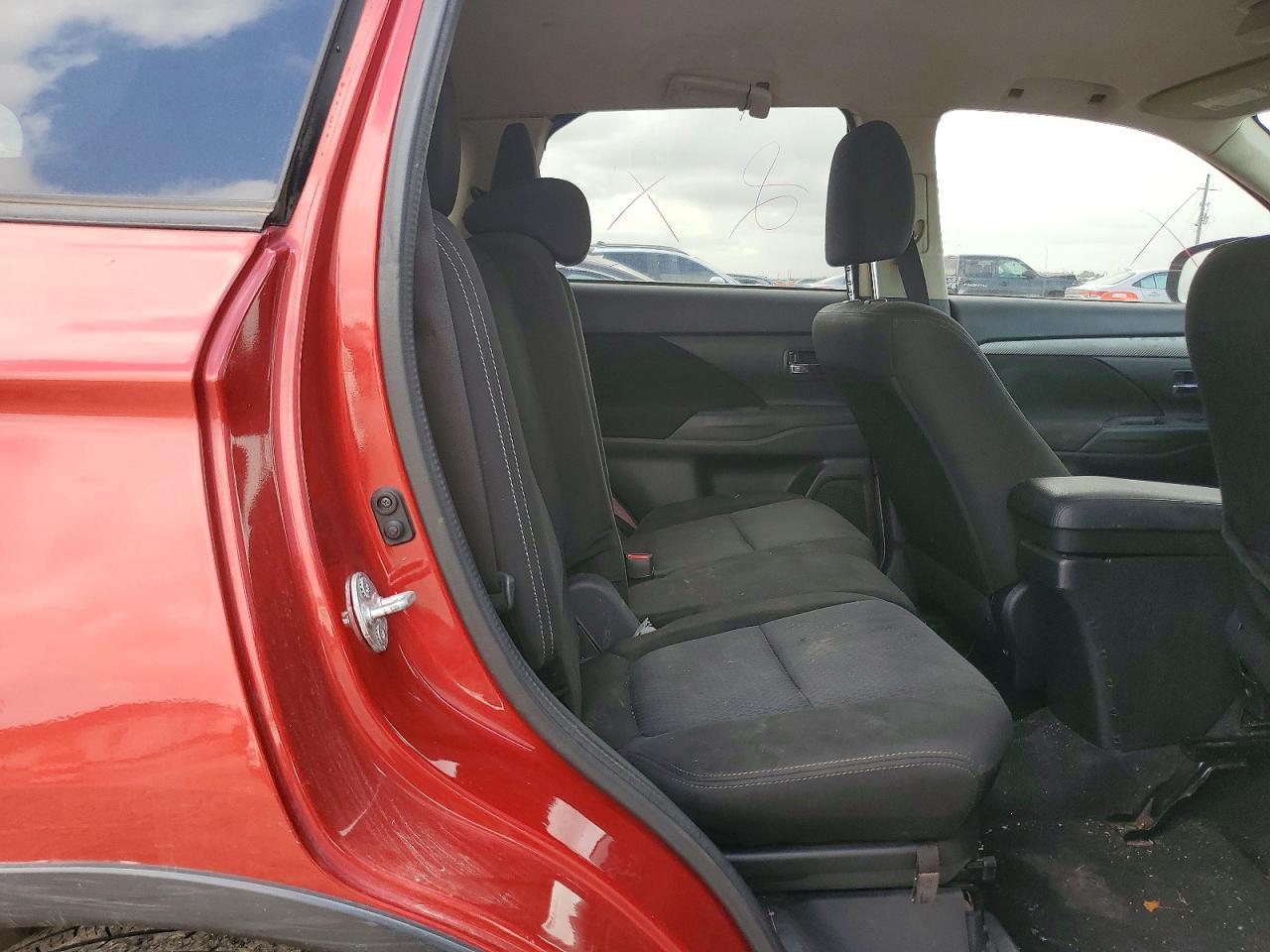 2016 MITSUBISHI outlander