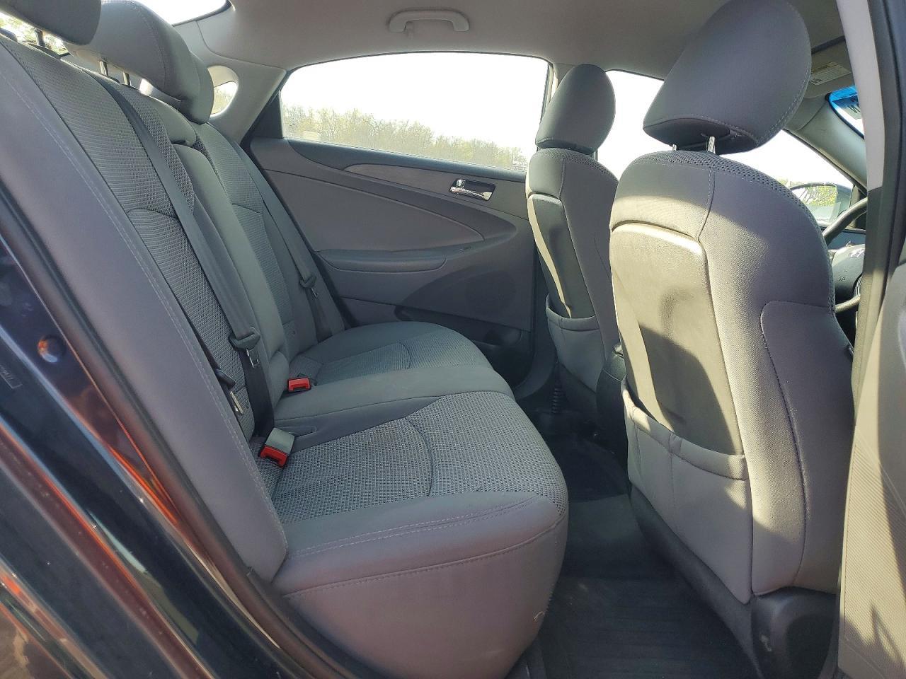 2011 HYUNDAI SONATA