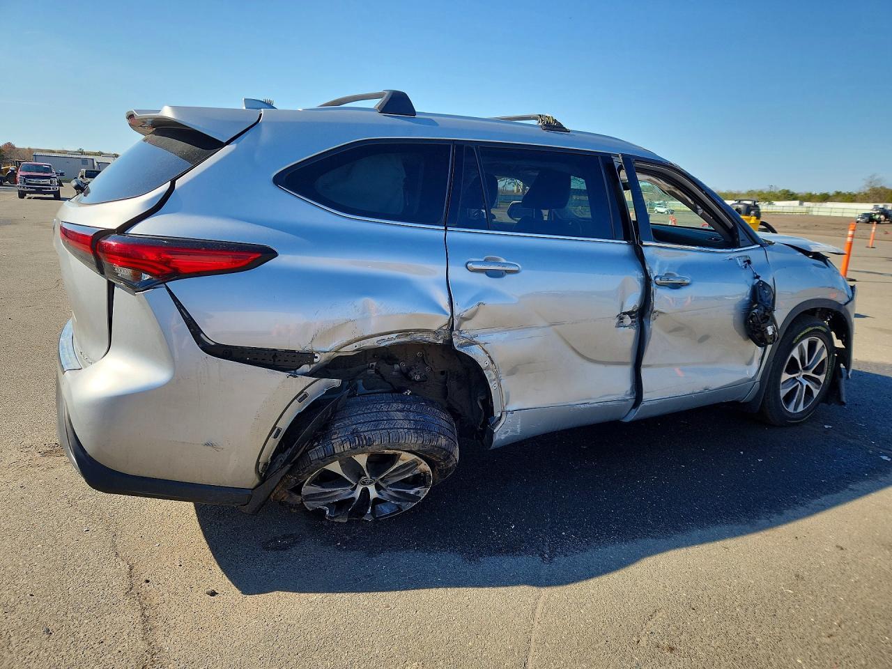 2022 TOYOTA HIGHLANDER