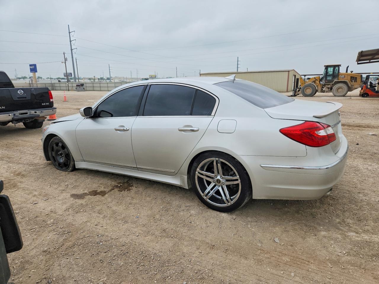 2013 HYUNDAI GENESIS