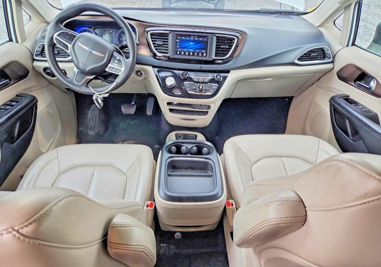2021 CHRYSLER Voyager