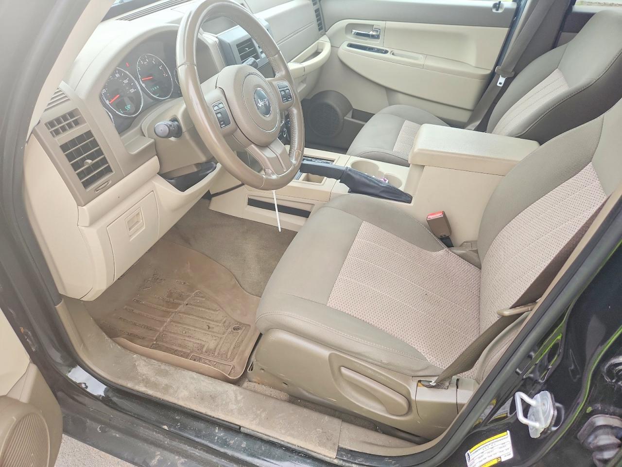 2012 JEEP Liberty