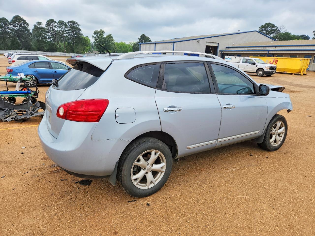 2015 NISSAN ROGUE
