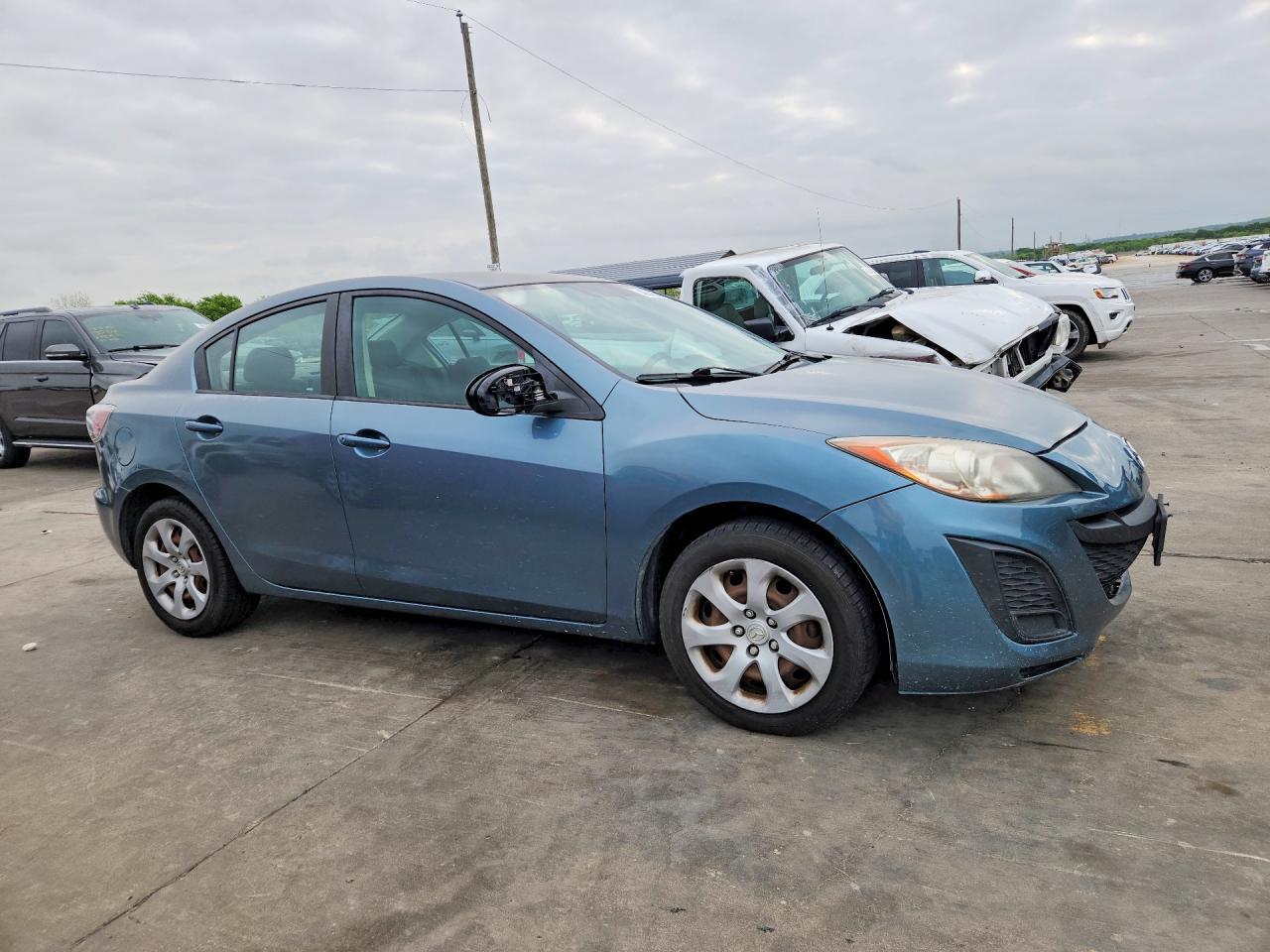 2010 MAZDA 3